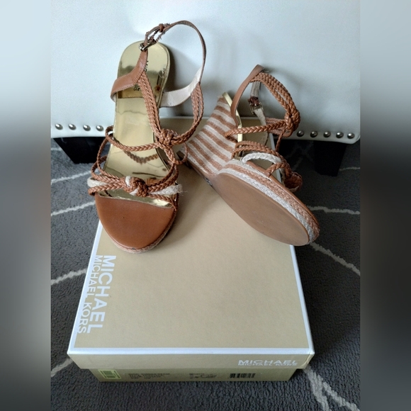 Michael Kors Summer Wedge Espadrilles in Box - Picture 2 of 11